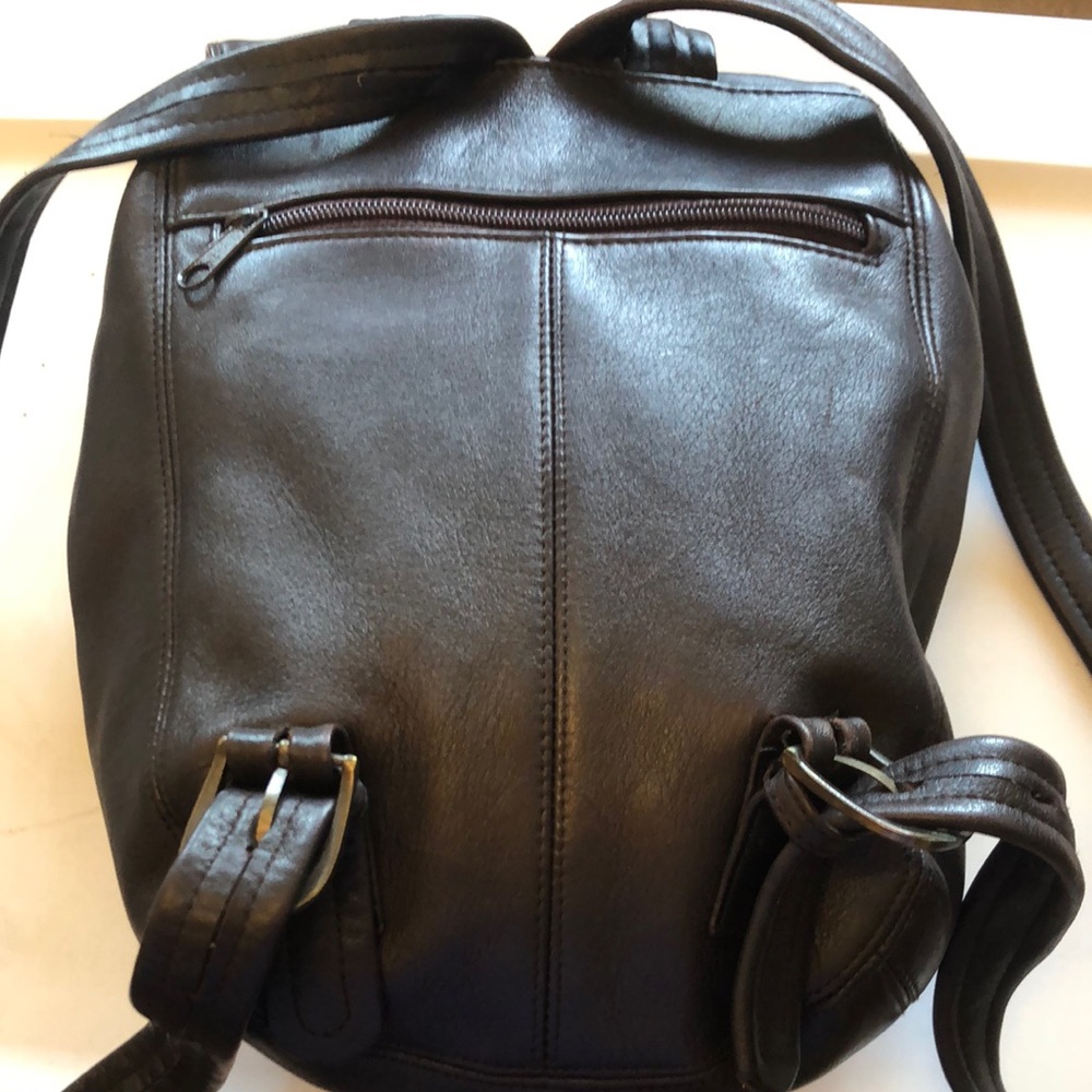 Classic Brown Leather Backpack with Adjustable Straps - Picture 5 of 5